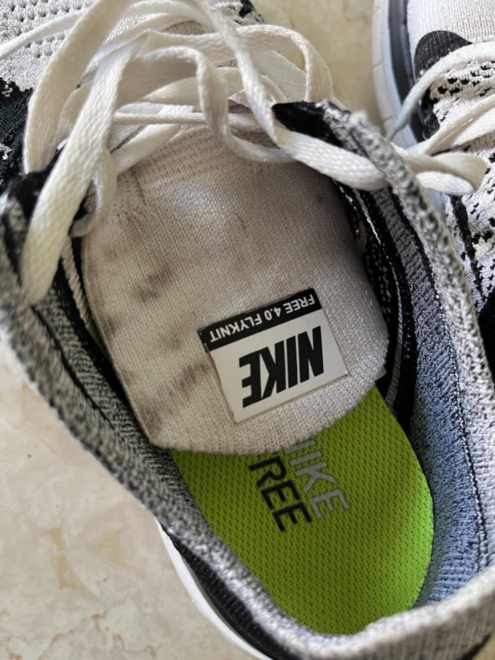 Nike Sz 8 Women's Flyknit 4.0 Oreo Black and White Knit Sneaker 2014 - Picture 11 of 15